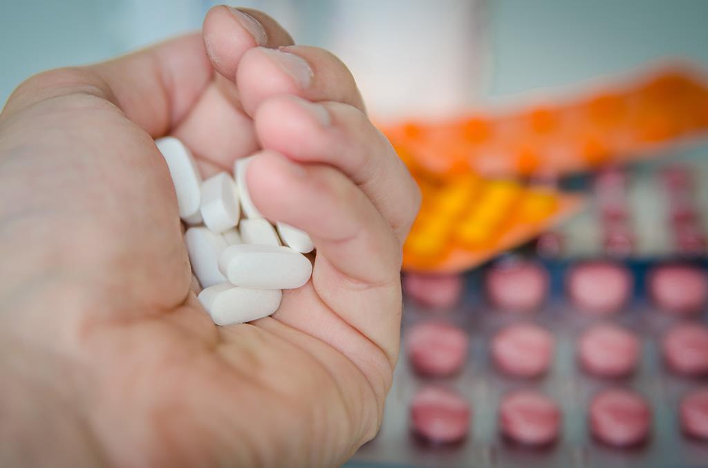 nunca tome medicamentos sem antes consultar um especialista