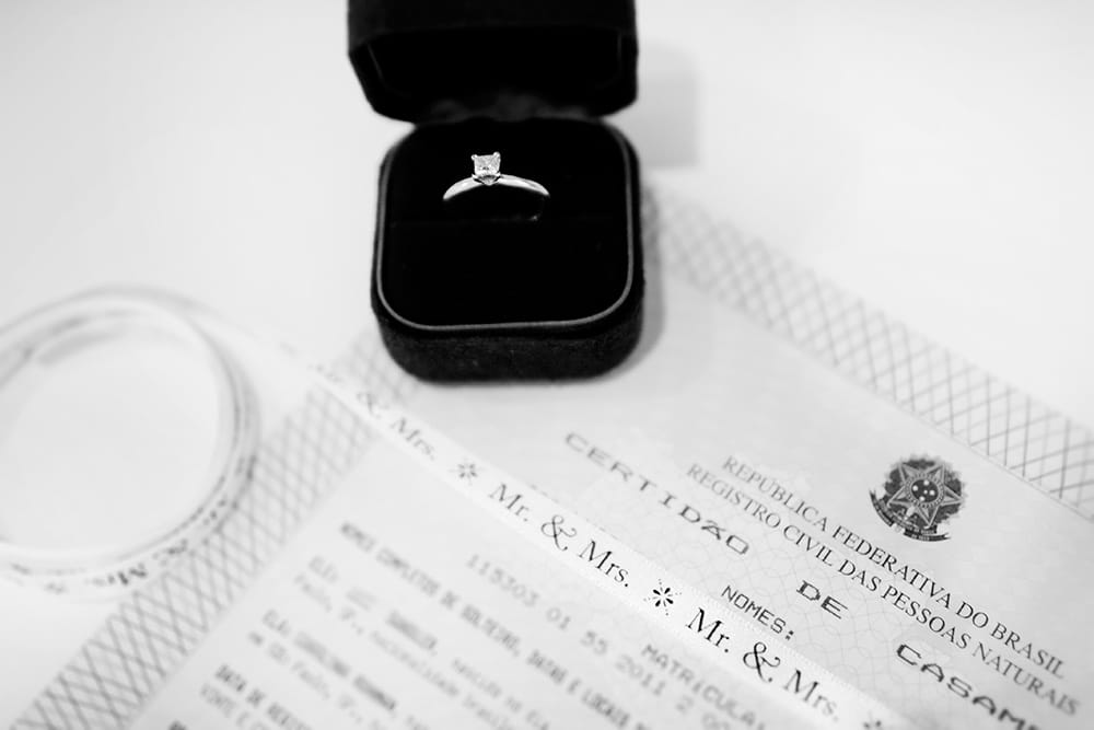 Uma taxa é recolhida no ato da certidão de casamento