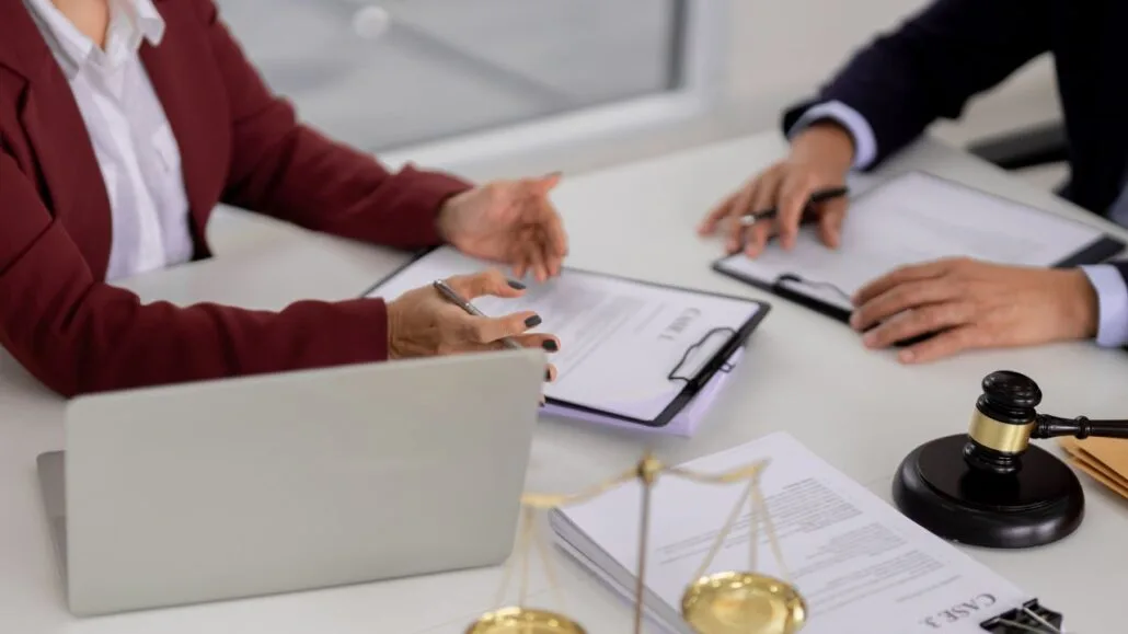 casal partilhando bens